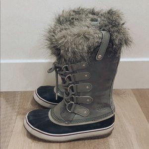SOLD! Sorel Joan of Arctic Boots Women’s 8